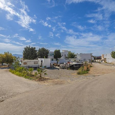 Haraki Mare Studios Beach Front Bagian luar foto