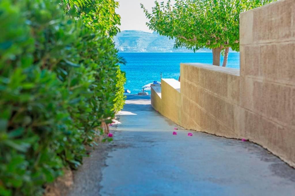 Haraki Mare Studios Beach Front Bagian luar foto