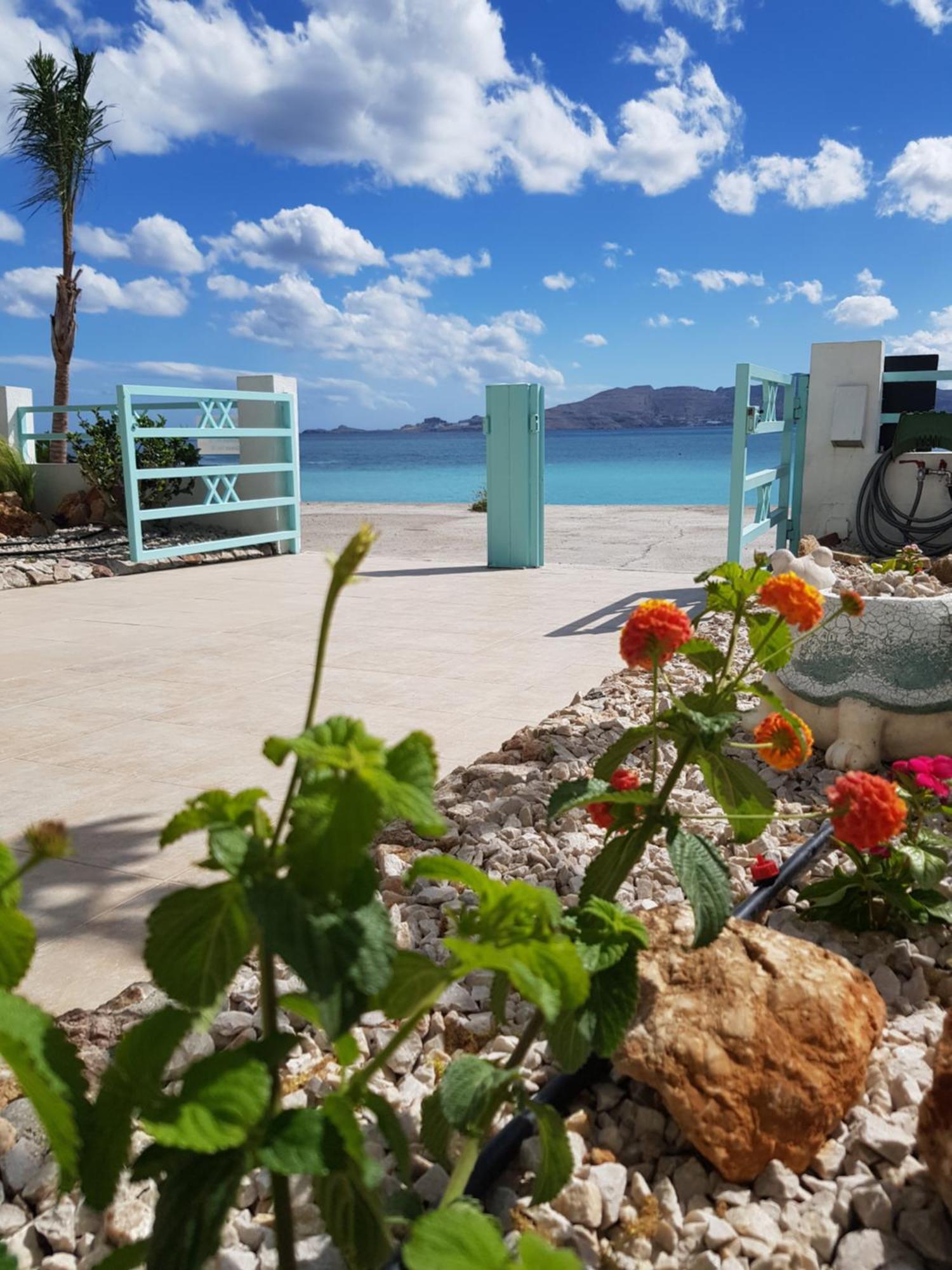 Haraki Mare Studios Beach Front Bagian luar foto